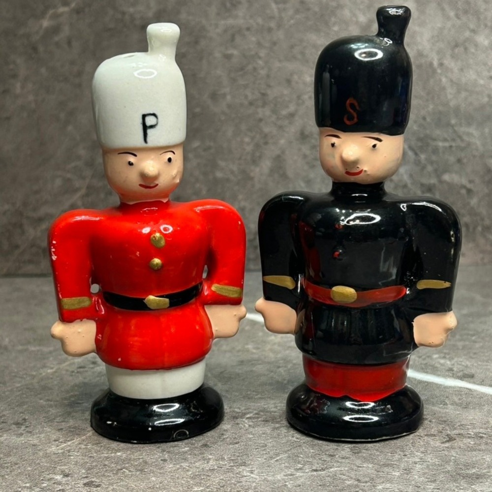 Vintage British Royal Guard Soldier Salt and Pepper Shakers Ceramic Red Black